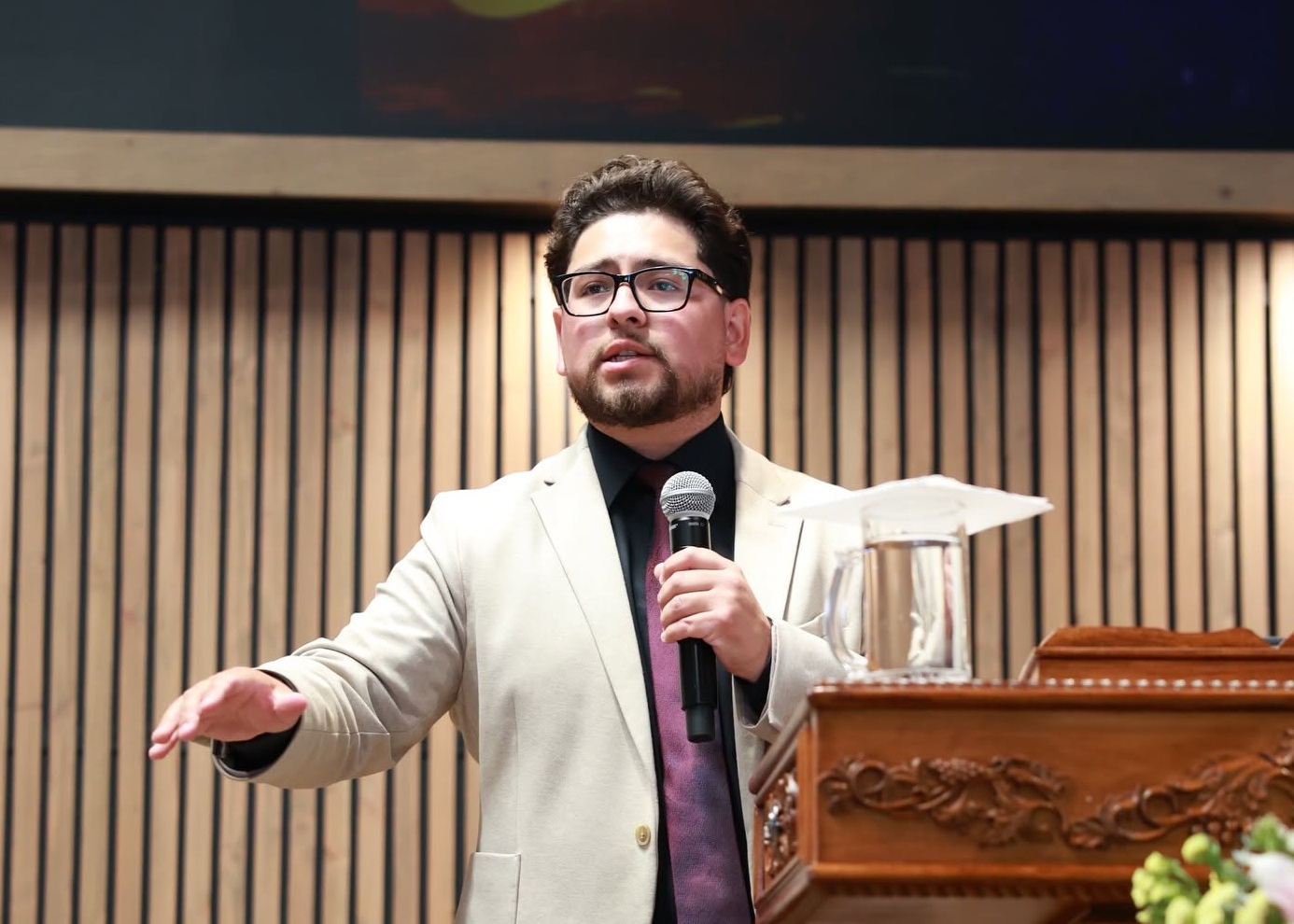 Servicio de Jovenes / Youth Service
